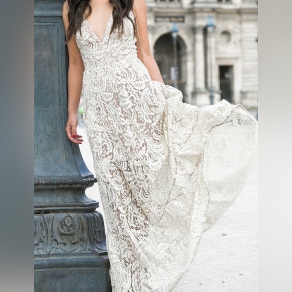 Dress the Population Melina Lace Gold & Ivory Maxi Dress - Picture 5 of 14